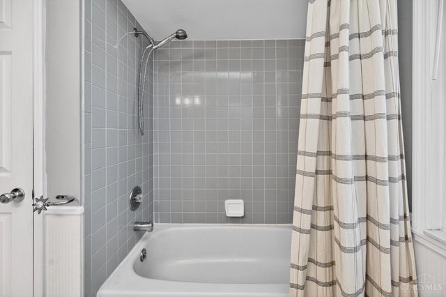 1068 Beacon Way Court, Hamilton Twp, OH 45039