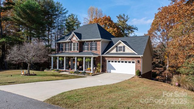 5665 Crown Terrace, Hickory, NC 28601