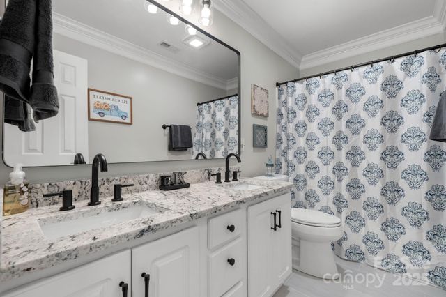 5665 Crown Terrace, Hickory, NC 28601