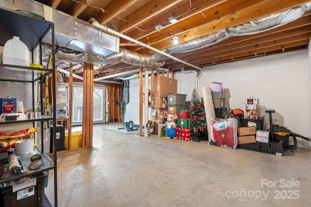 5665 Crown Terrace, Hickory, NC 28601