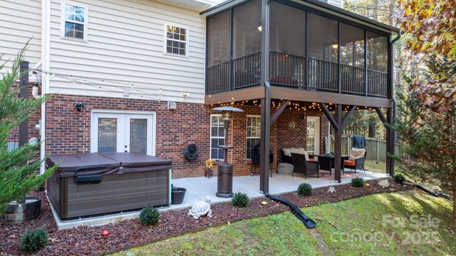 5665 Crown Terrace, Hickory, NC 28601