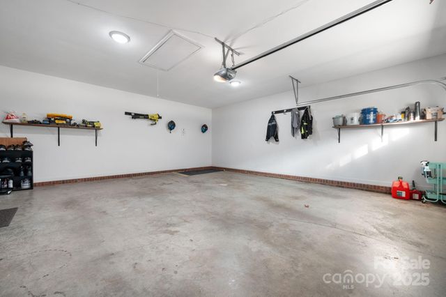 5665 Crown Terrace, Hickory, NC 28601