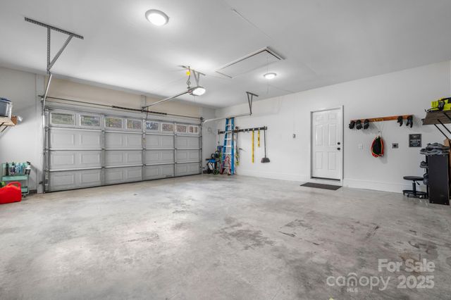 5665 Crown Terrace, Hickory, NC 28601