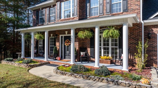 5665 Crown Terrace, Hickory, NC 28601