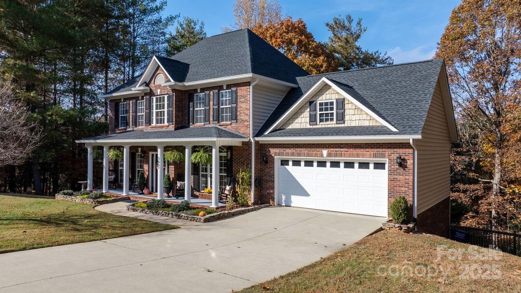 5665 Crown Terrace, Hickory, NC 28601