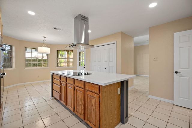 710 Lochnell Drive, Houston, TX 77062
