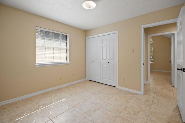 710 Lochnell Drive, Houston, TX 77062