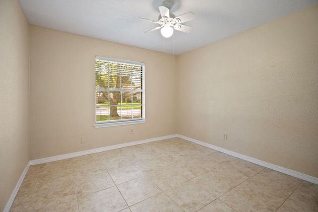 710 Lochnell Drive, Houston, TX 77062
