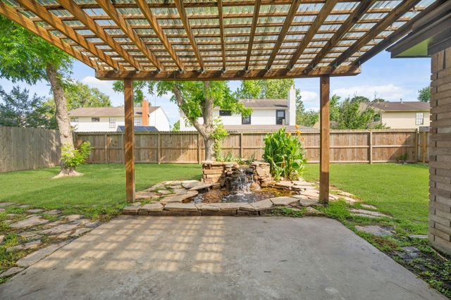 710 Lochnell Drive, Houston, TX 77062