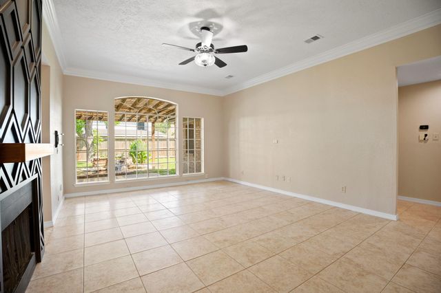 710 Lochnell Drive, Houston, TX 77062