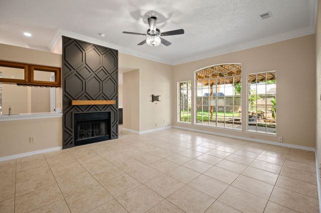 710 Lochnell Drive, Houston, TX 77062