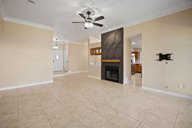 710 Lochnell Drive, Houston, TX 77062