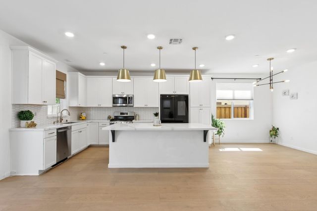 3342 Jackrabbit Ct, Folsom, CA 95630