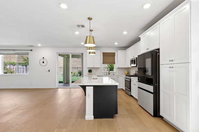 3342 Jackrabbit Ct, Folsom, CA 95630