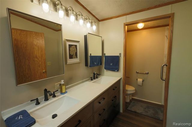 23 Highland Terrace, White Lake, MI 48386