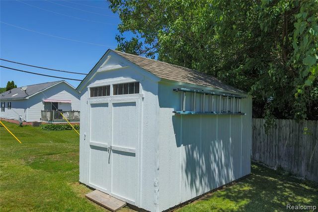 23 Highland Terrace, White Lake, MI 48386