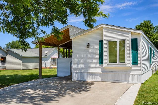 23 Highland Terrace, White Lake, MI 48386