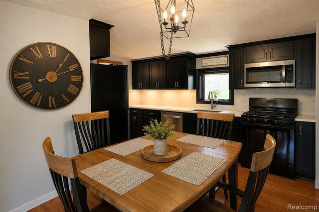 23 Highland Terrace, White Lake, MI 48386