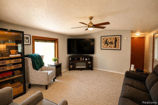 23 Highland Terrace, White Lake, MI 48386
