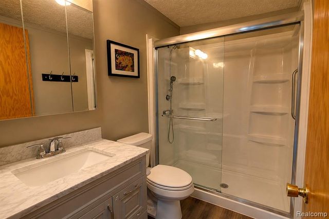 23 Highland Terrace, White Lake, MI 48386