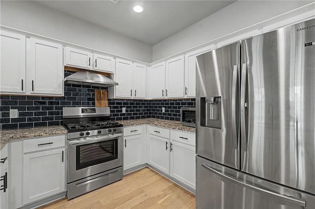 1716 W Broadway Place, Rogers, AR 72758
