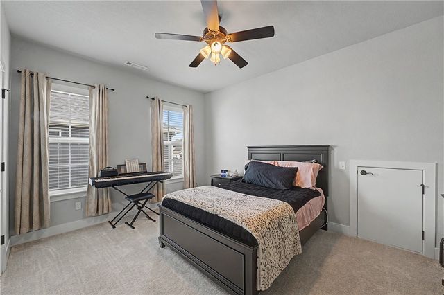 1716 W Broadway Place, Rogers, AR 72758