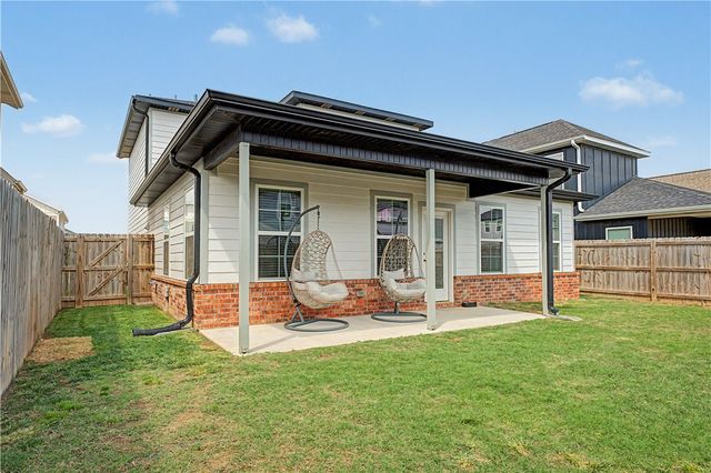 1716 W Broadway Place, Rogers, AR 72758