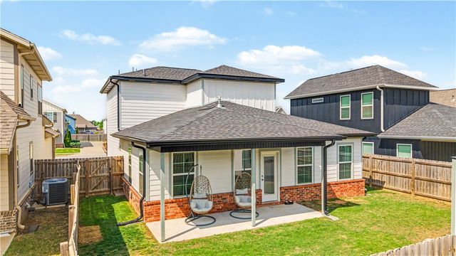 1716 W Broadway Place, Rogers, AR 72758