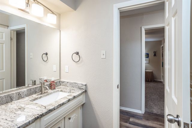 2002 Everglade Drive, Gainesville, TX 76240