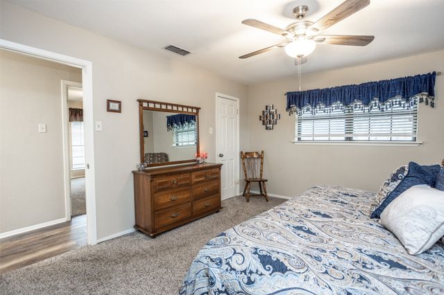 2002 Everglade Drive, Gainesville, TX 76240