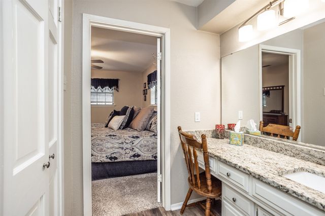 2002 Everglade Drive, Gainesville, TX 76240