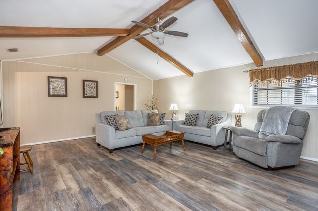 2002 Everglade Drive, Gainesville, TX 76240