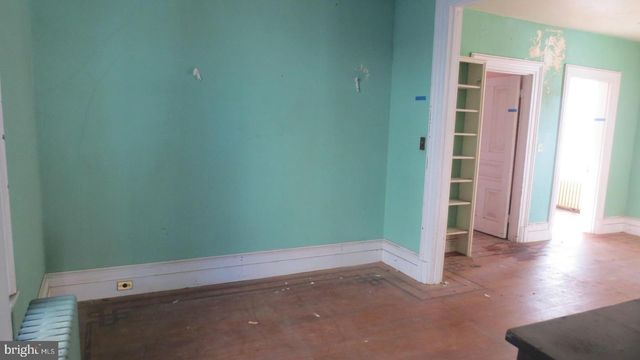 12 OAK ST, Salem, NJ 08079