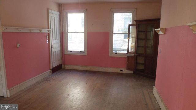 12 OAK ST, Salem, NJ 08079