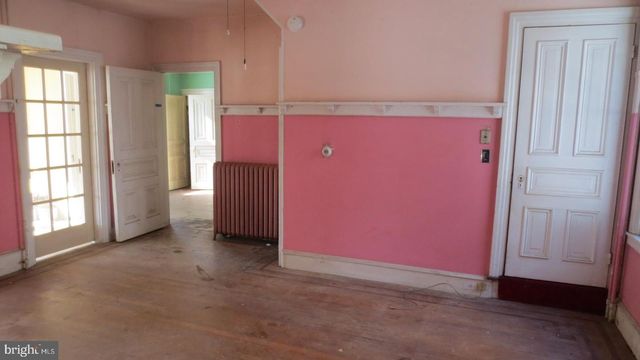 12 OAK ST, Salem, NJ 08079