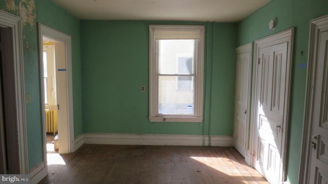 12 OAK ST, Salem, NJ 08079