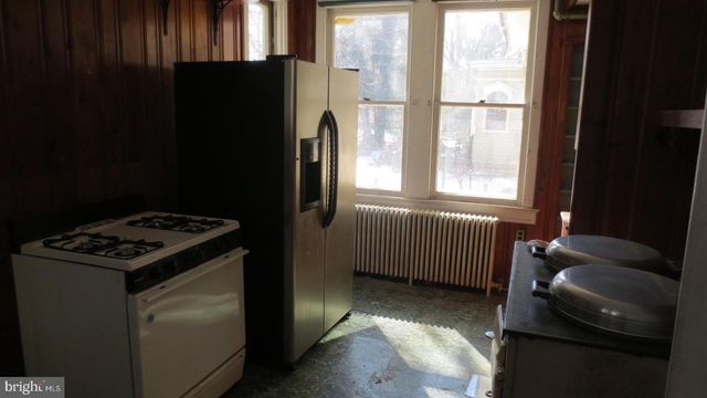 12 OAK ST, Salem, NJ 08079