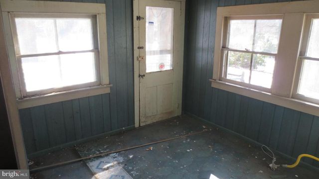 12 OAK ST, Salem, NJ 08079