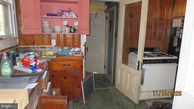 12 OAK ST, Salem, NJ 08079