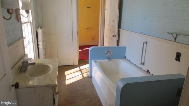 12 OAK ST, Salem, NJ 08079