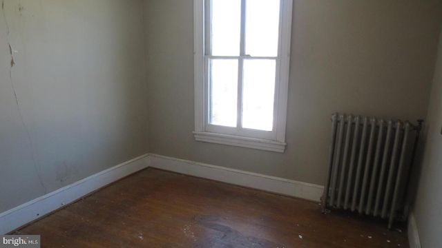 12 OAK ST, Salem, NJ 08079