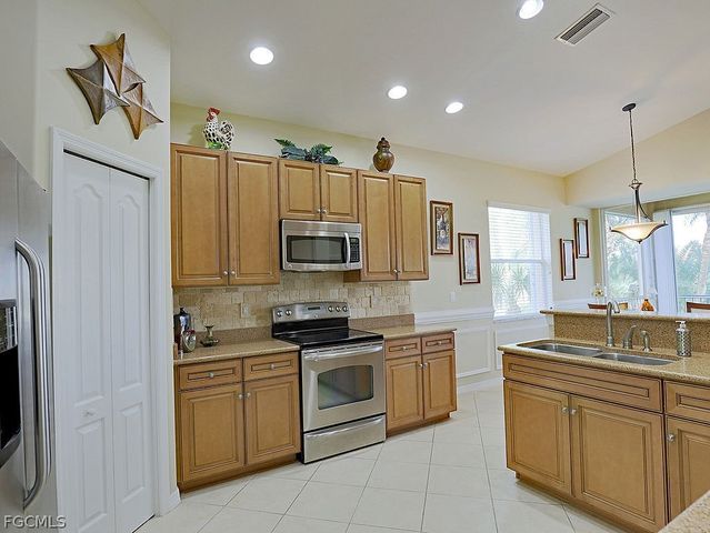 3171 Sea Trawler BEND 1803, North Fort Myers, FL 33903