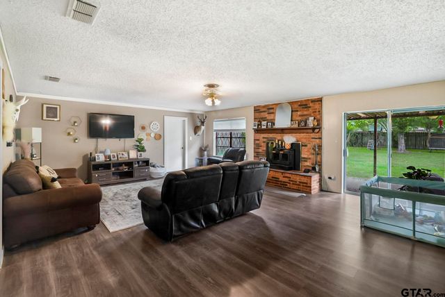 1045 CR 3210, Mt Pleasant, TX 75455