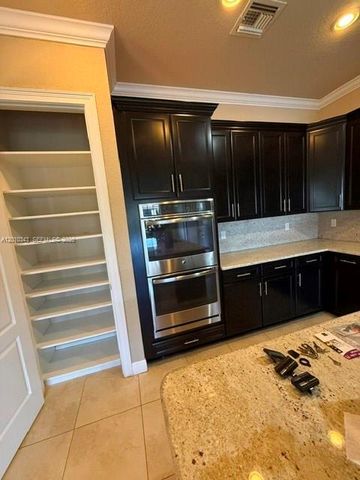 9751 Lakeview Ln, Parkland, FL 33076