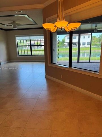 9751 Lakeview Ln, Parkland, FL 33076