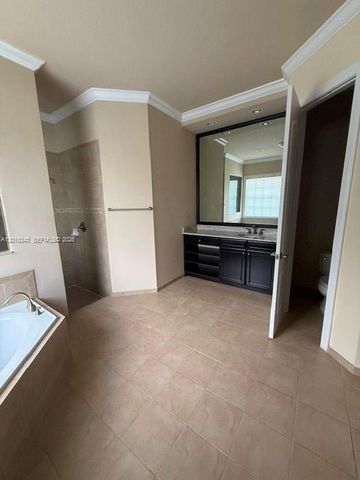 9751 Lakeview Ln, Parkland, FL 33076