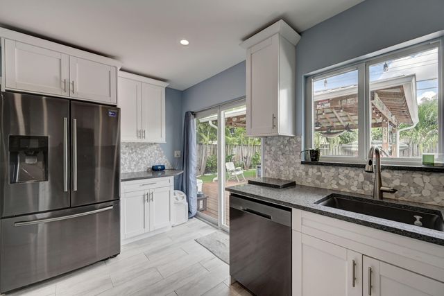 351 NE 41st Street, Oakland Park, FL 33334