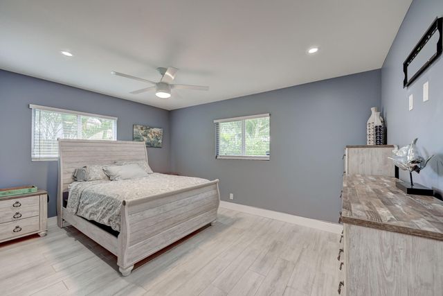 351 NE 41st Street, Oakland Park, FL 33334