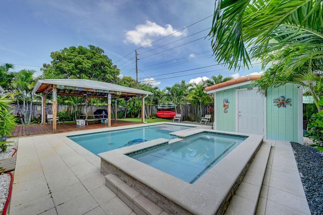 351 NE 41st Street, Oakland Park, FL 33334