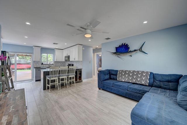 351 NE 41st Street, Oakland Park, FL 33334